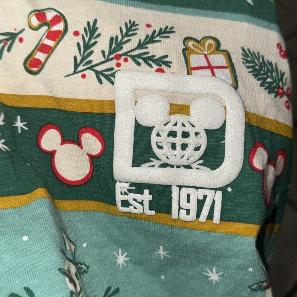 Disney Holiday Spirit Jersey Christmas - Picture 3 of 4